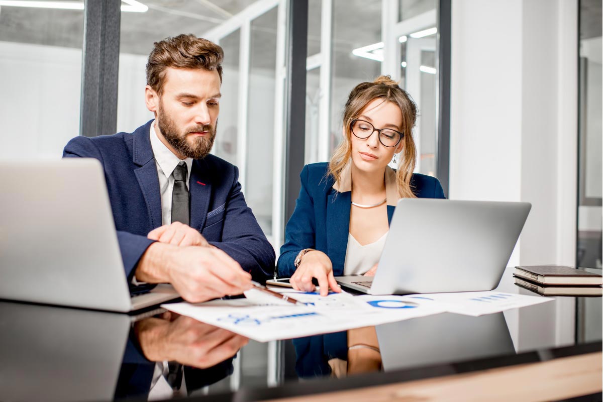 it executives review rollout strategy